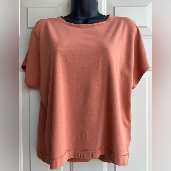 Lululemon Women’s Short Sleeve Tee Size 2 - Picture 1 of 11
